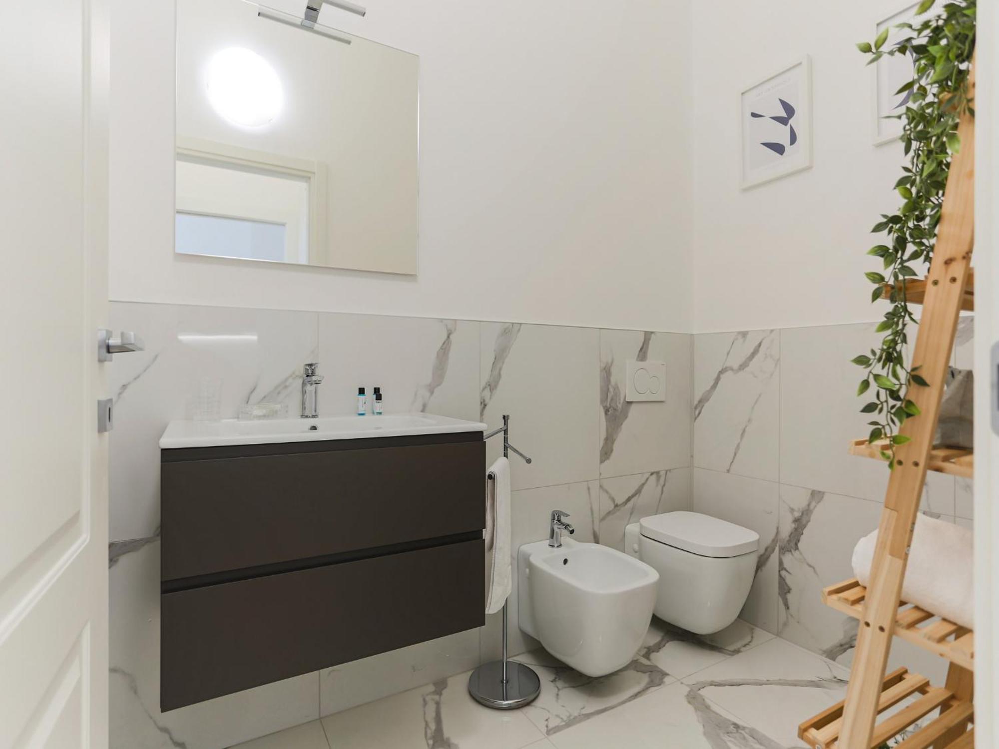 The Best Rent - Modern One Bedroom Apartment In San Babila Milan Bagian luar foto
