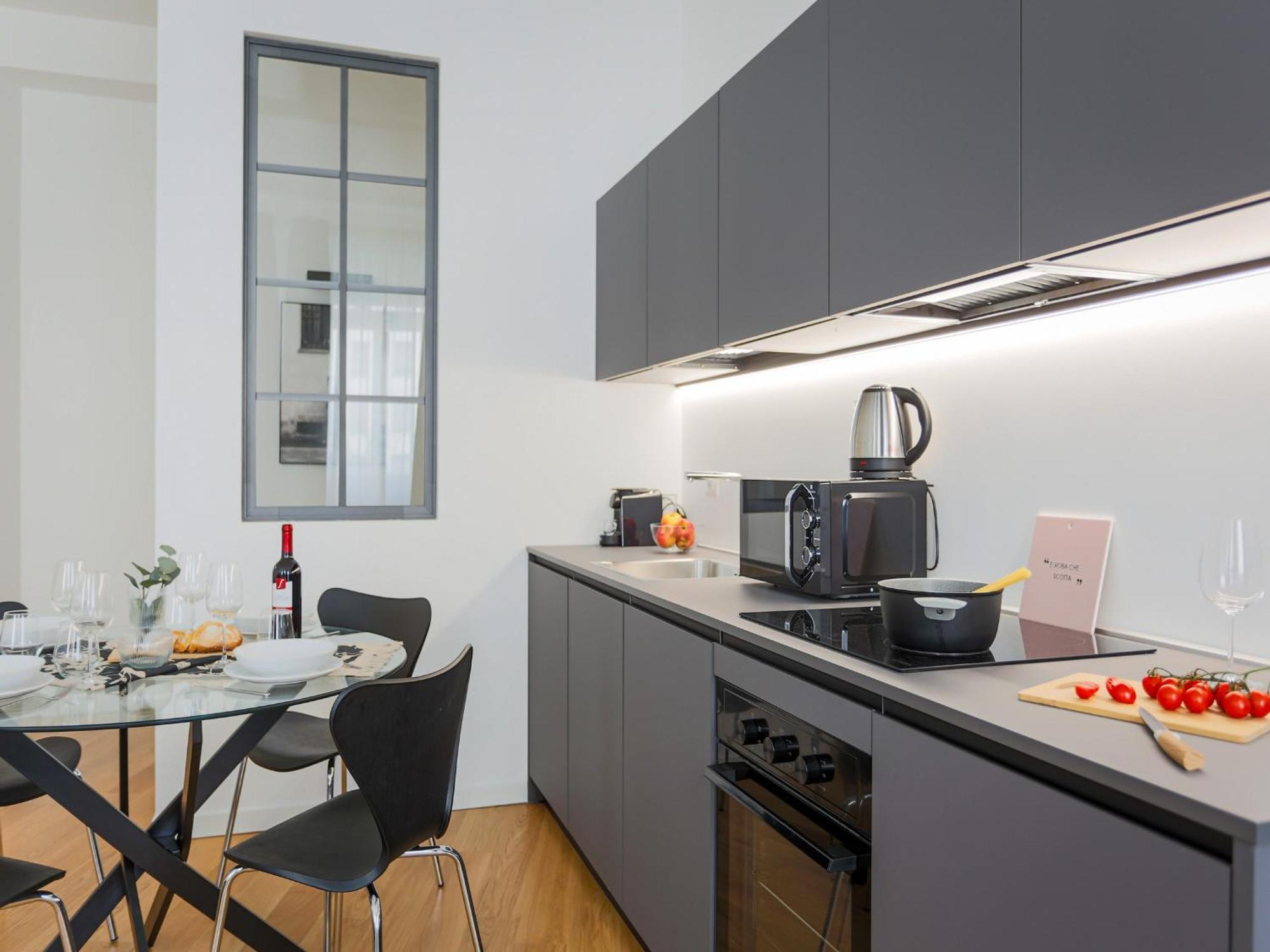 The Best Rent - Modern One Bedroom Apartment In San Babila Milan Bagian luar foto