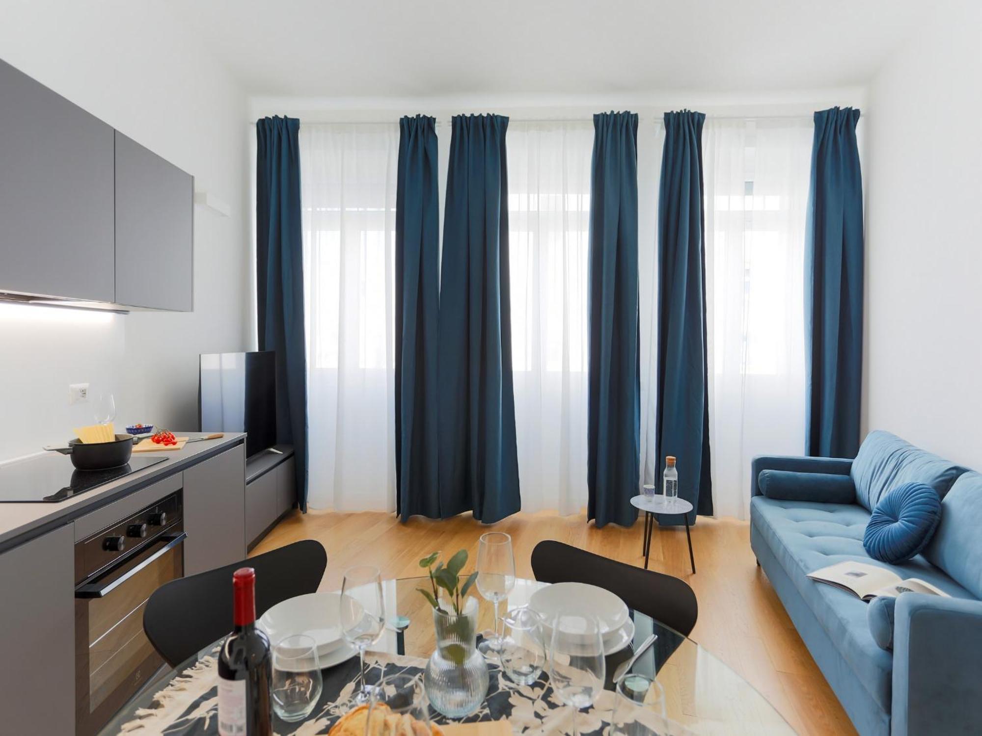 The Best Rent - Modern One Bedroom Apartment In San Babila Milan Bagian luar foto